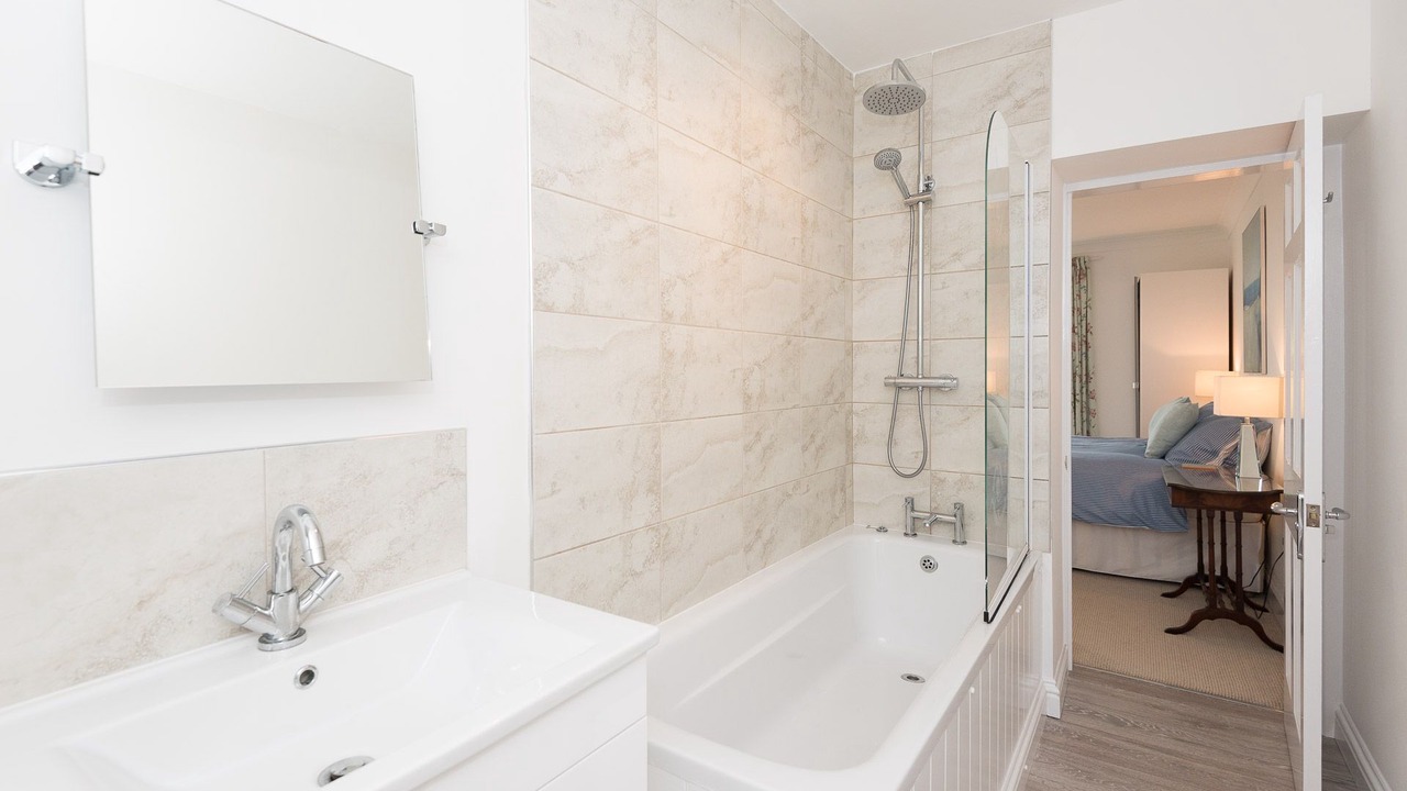 Photo of Bathroom in West Looe