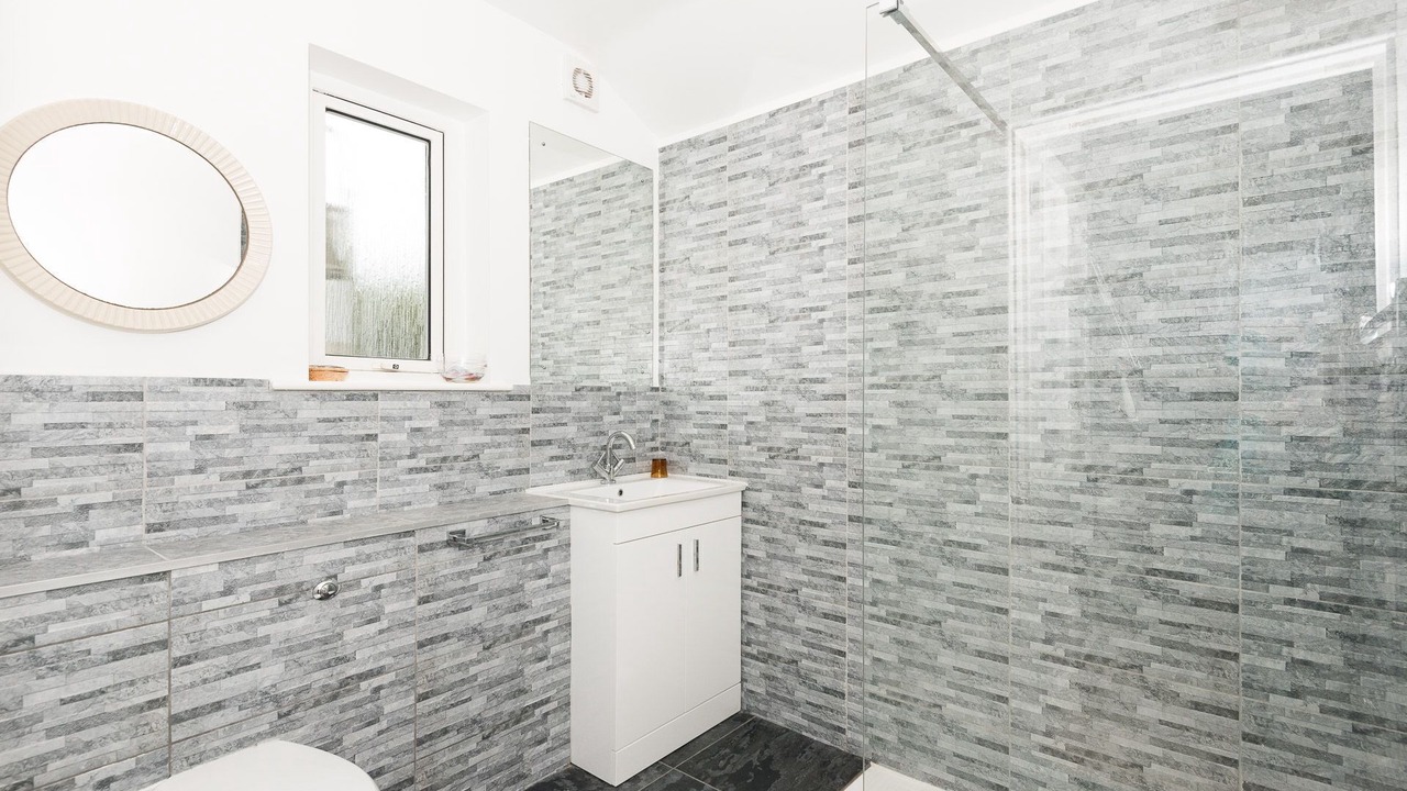 Photo of Bathroom in West Looe