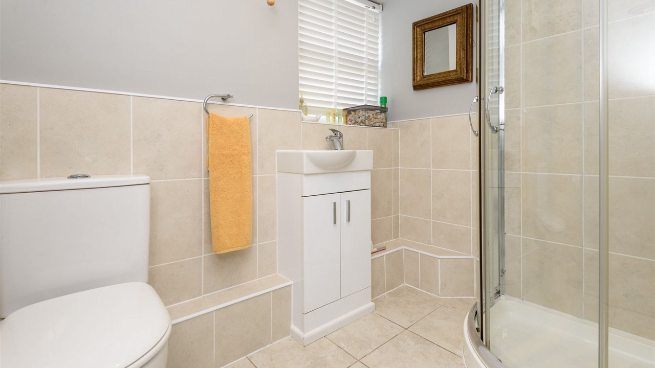 Photo of Bathroom in Looe