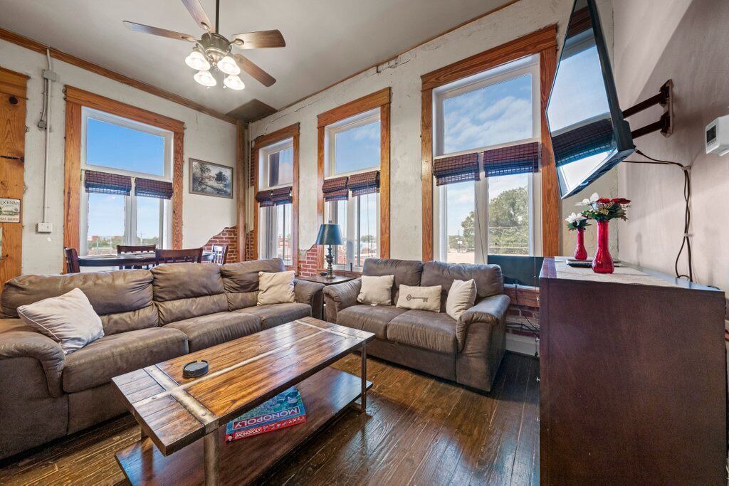 Photo of Livingroom in Downtown