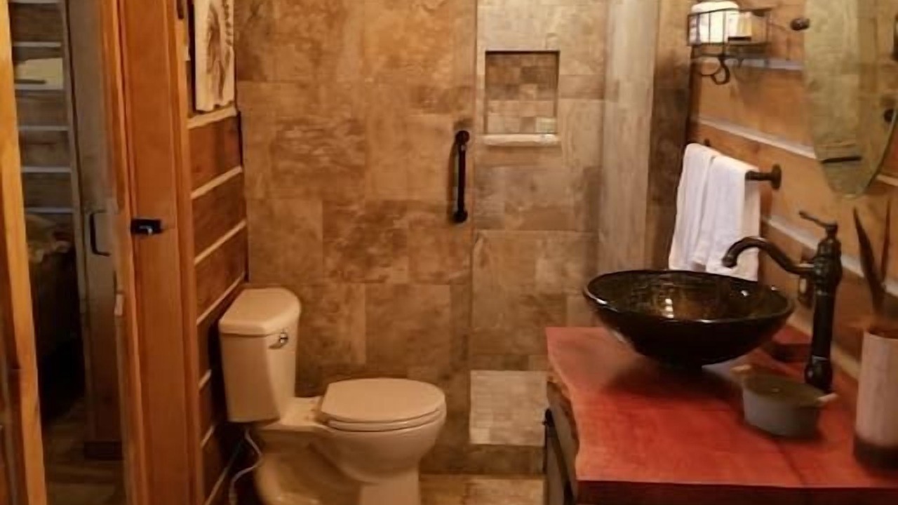 Photo of Bathroom in Anna