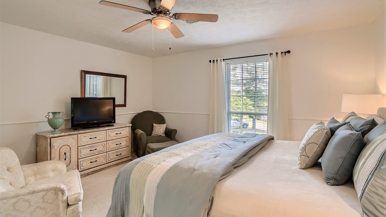 Photo of Bedroom in Windsor Green