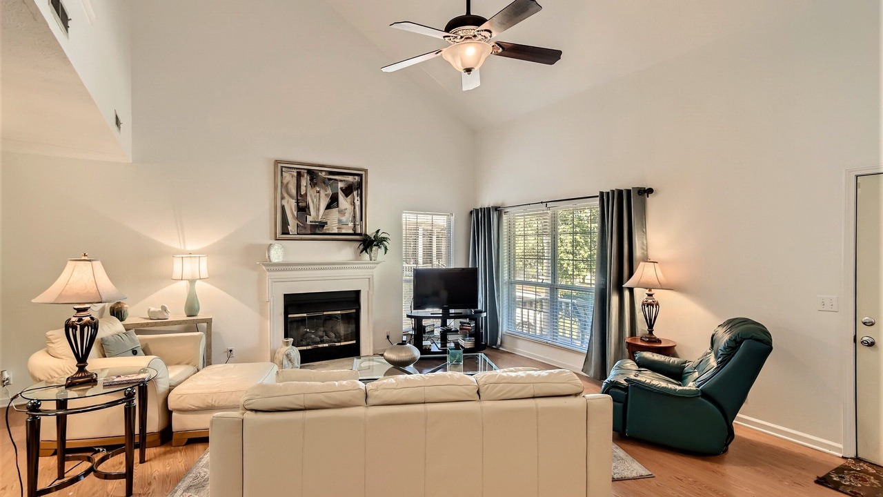 Photo of Livingroom in Windsor Green
