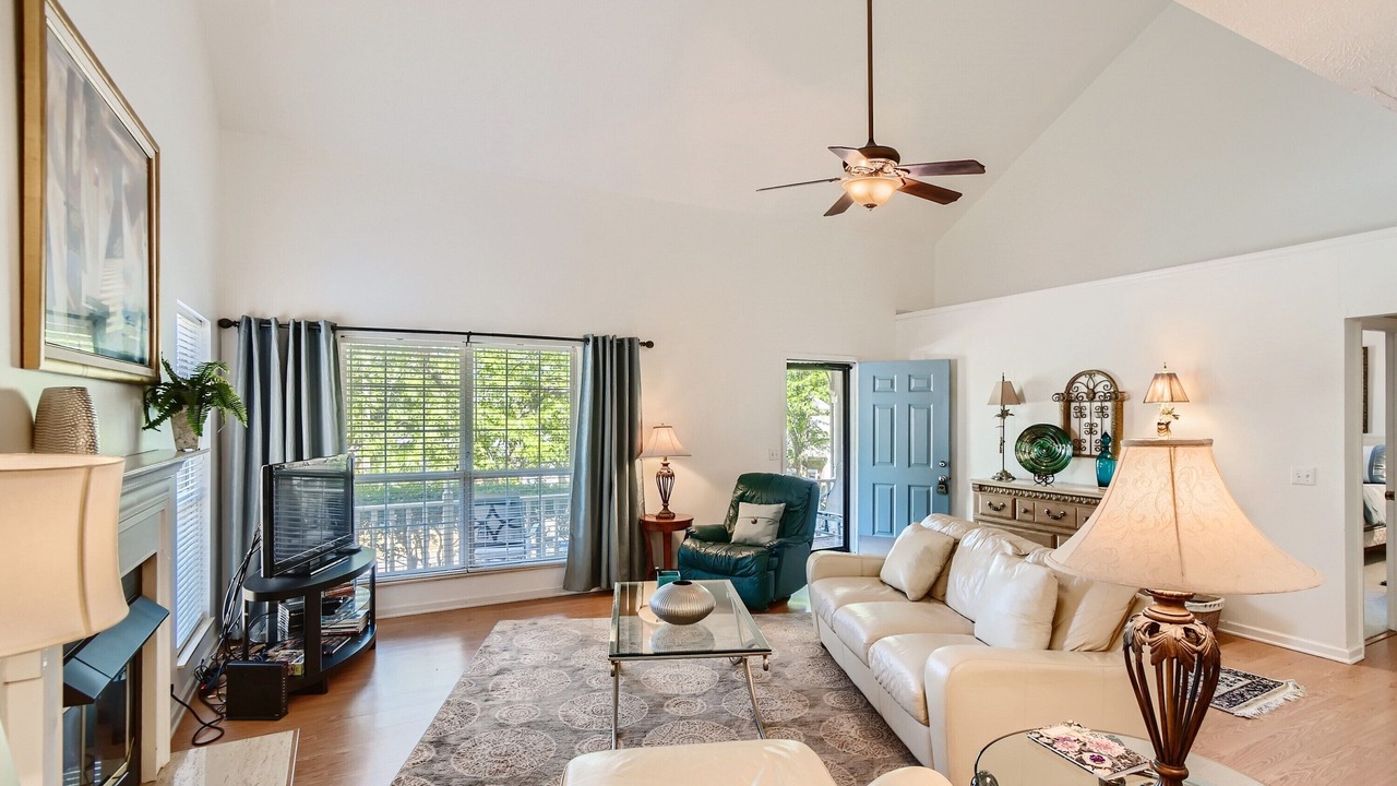Photo of Livingroom in Windsor Green