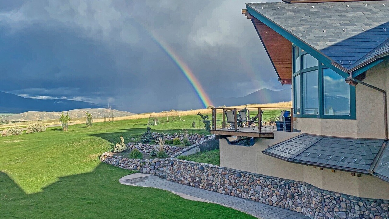 Photo of Outdoor in Salmon