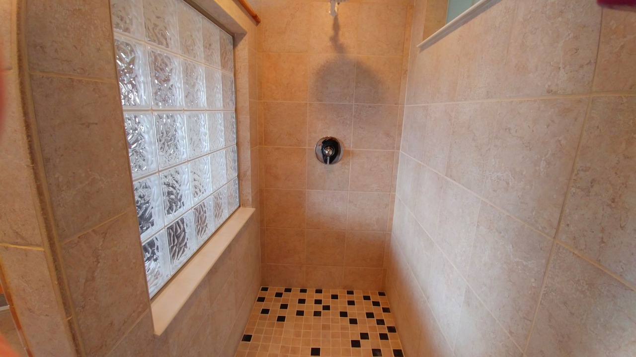 Photo of Others in Salmon