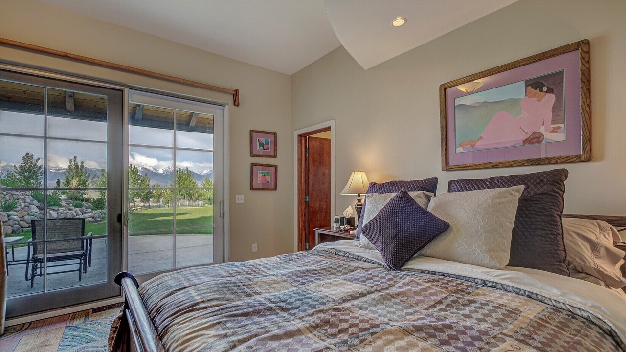 Photo of Bedroom in Salmon