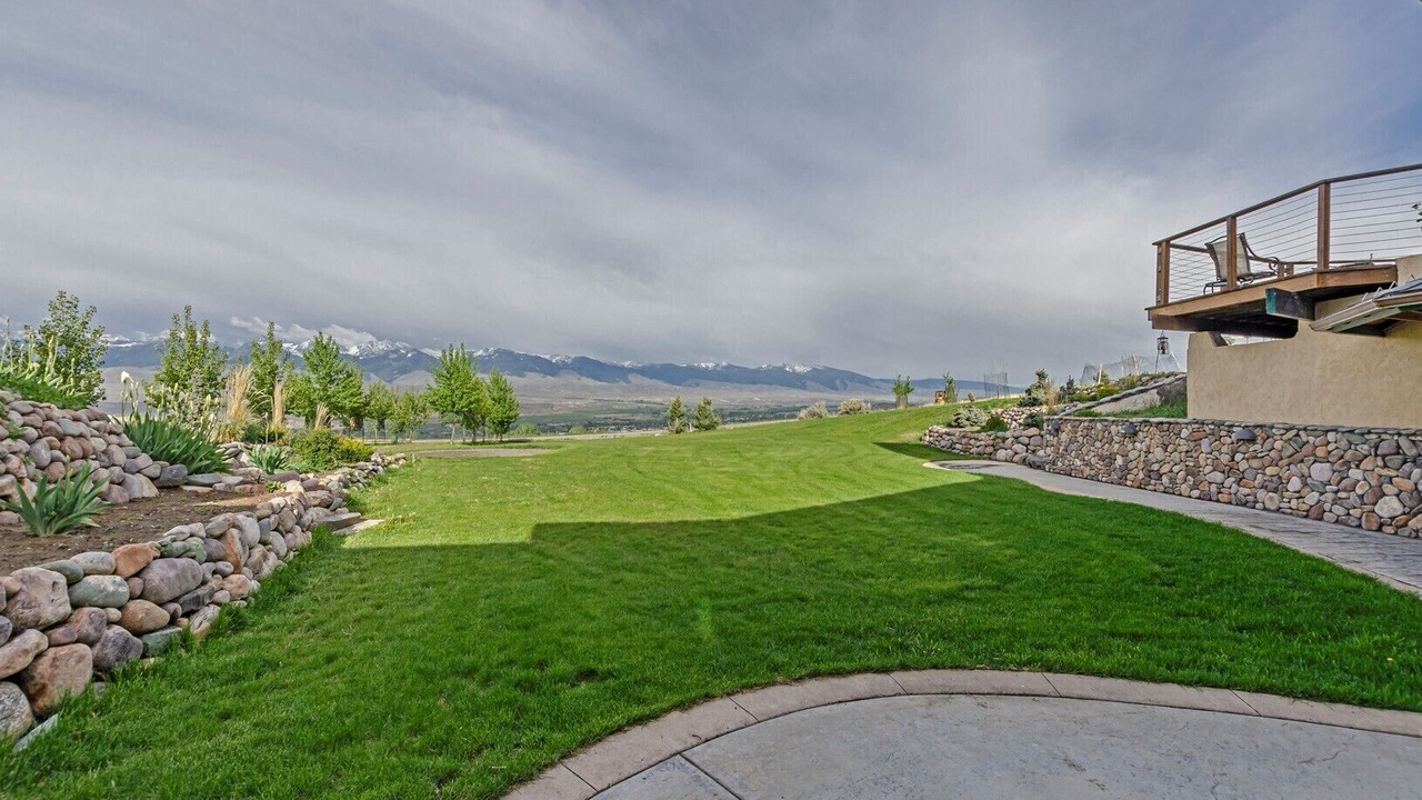 Photo of Outdoor in Salmon