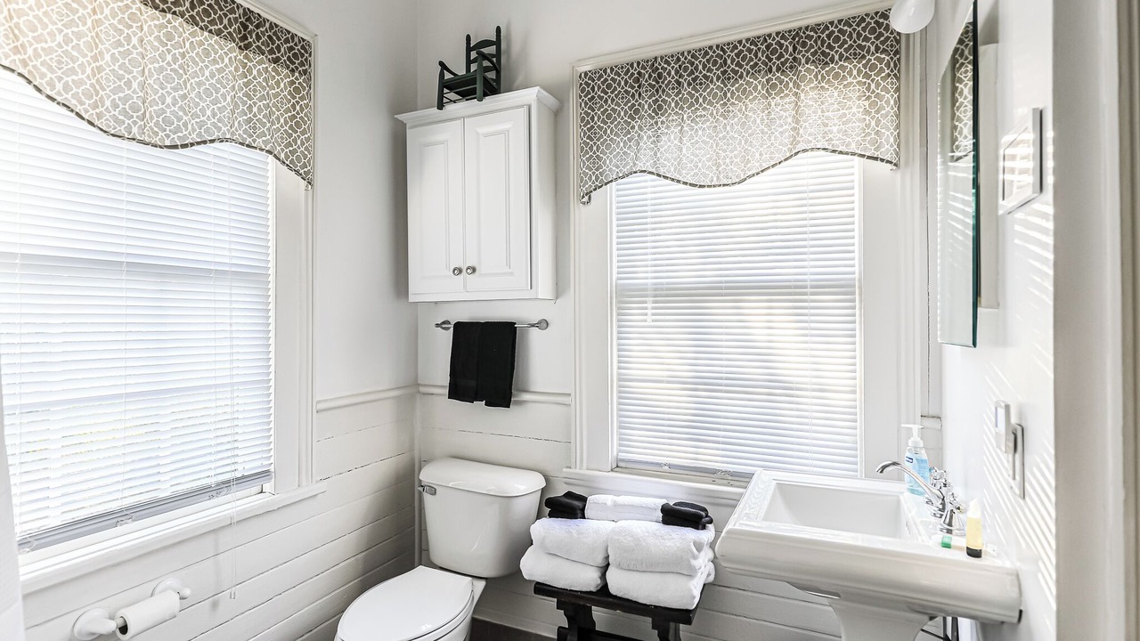 Photo of Bathroom in Beach Institute