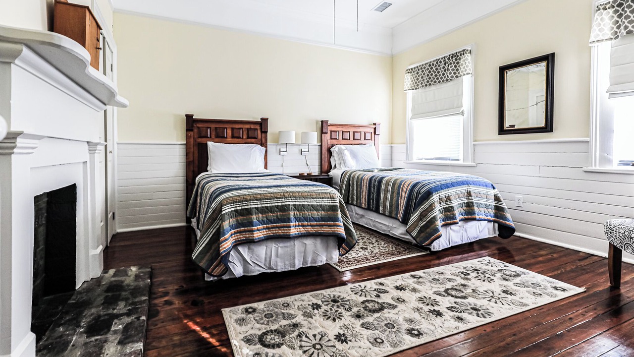 Photo of Bedroom in Beach Institute