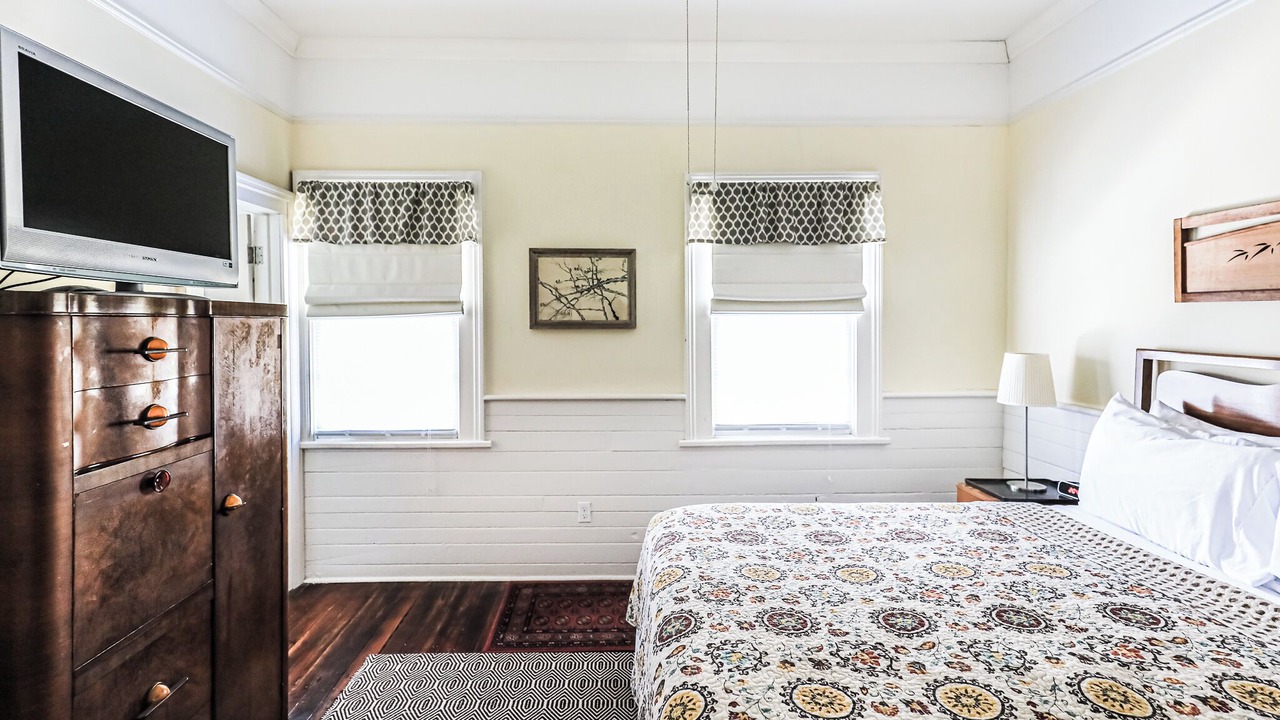 Photo of Bedroom in Beach Institute
