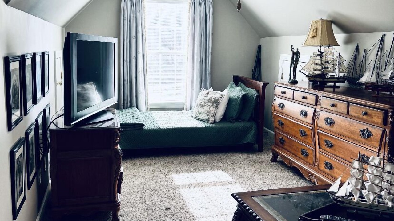 Photo of Livingroom in Jamestown