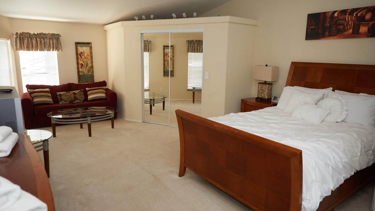 Photo of Bedroom in Cloverdale