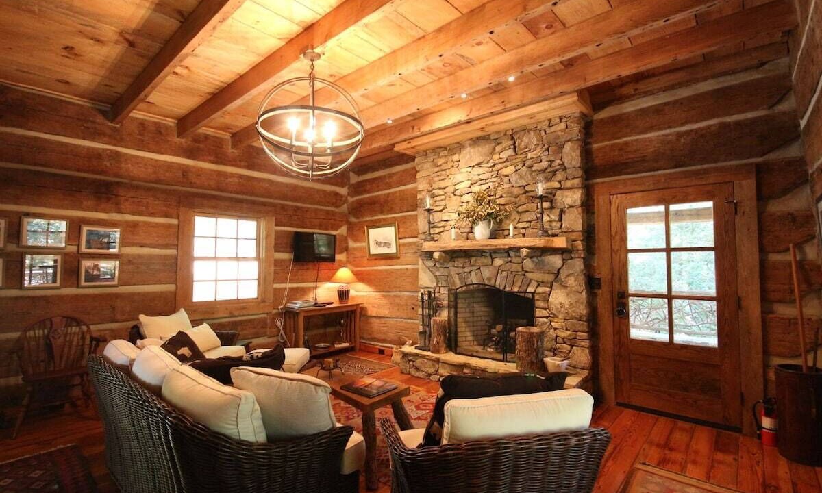 Photo of Livingroom in Pisgah Forest