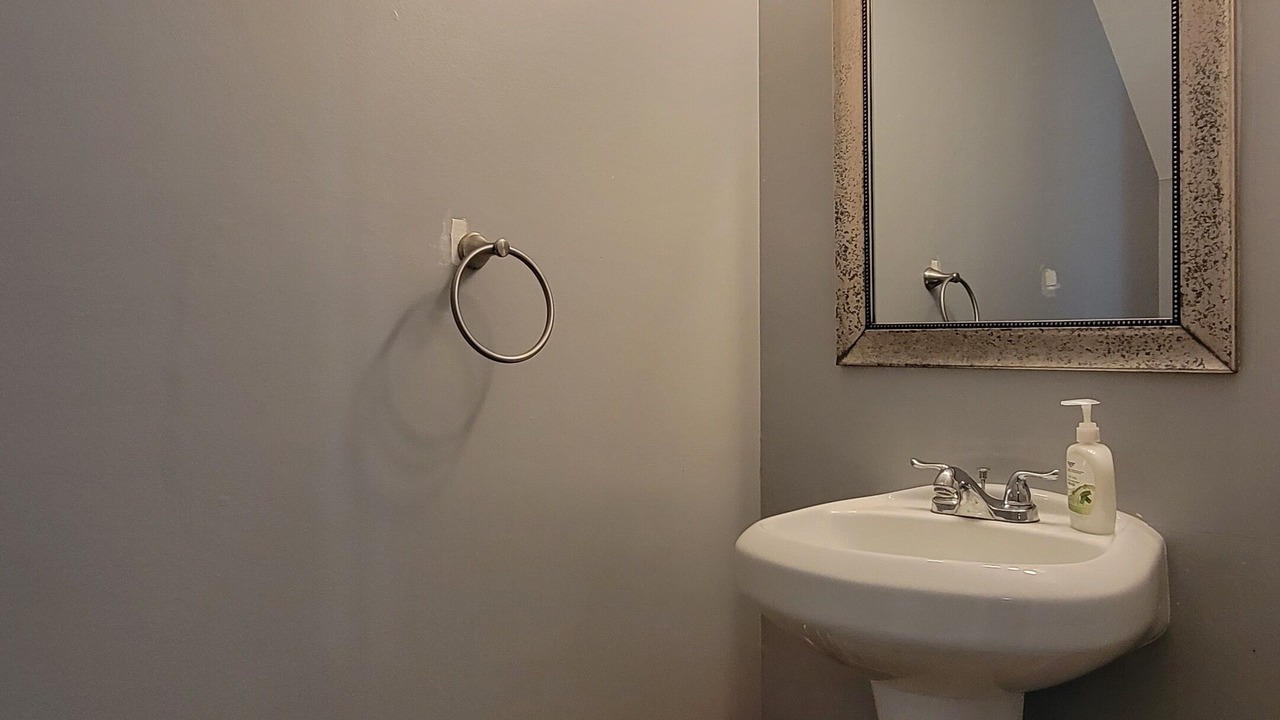 Photo of Bathroom in Peletier