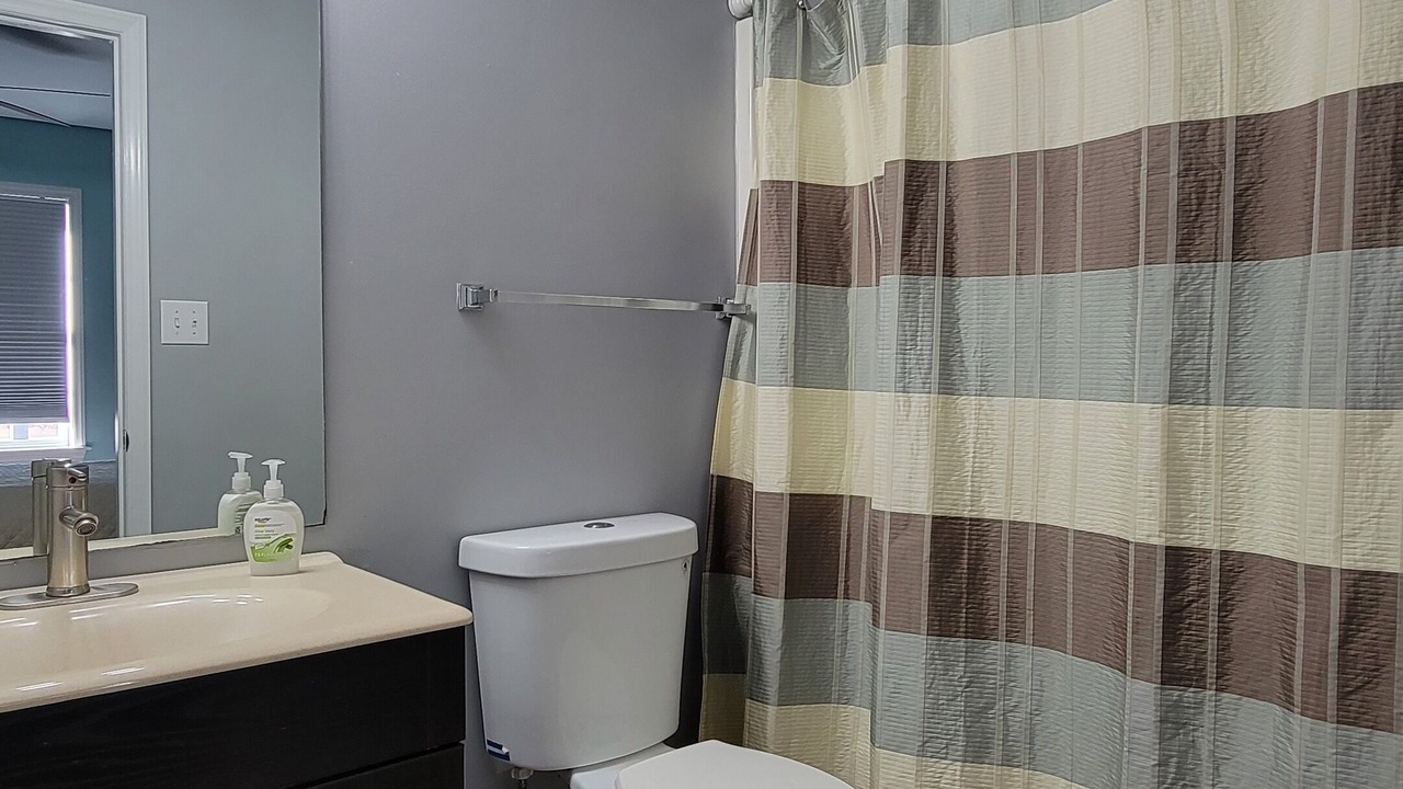Photo of Bathroom in Peletier