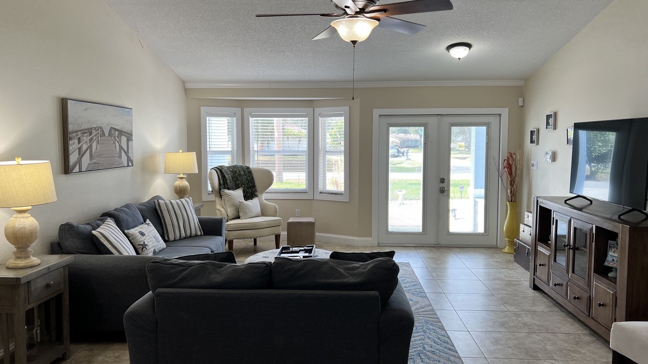 Photo of Livingroom in Desoto Lakes