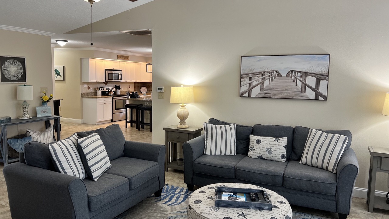 Photo of Livingroom in Desoto Lakes