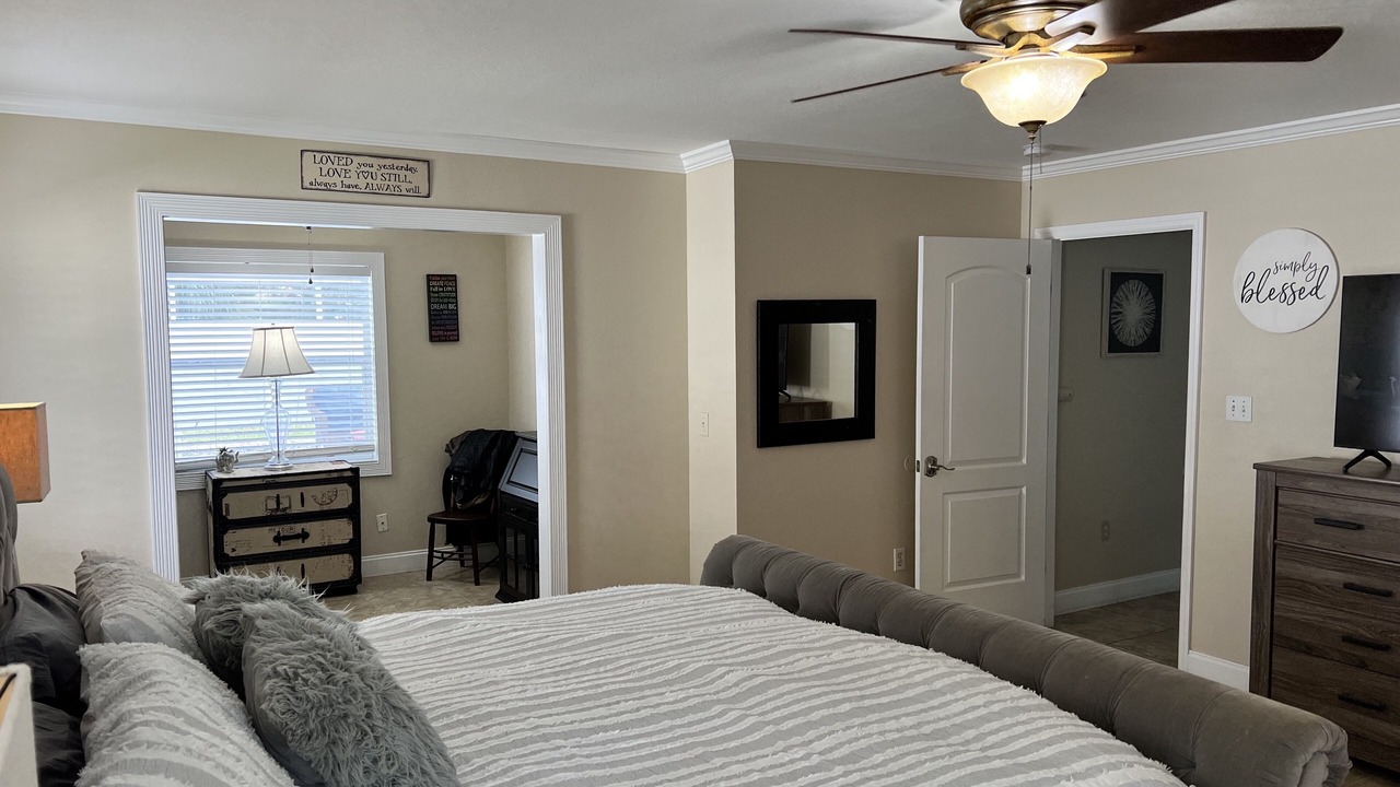 Photo of Bedroom in Desoto Lakes