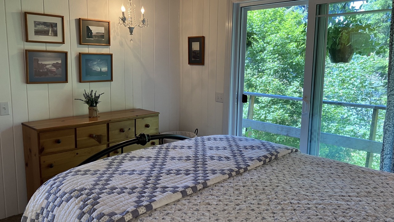 Photo of Bedroom in North Bend