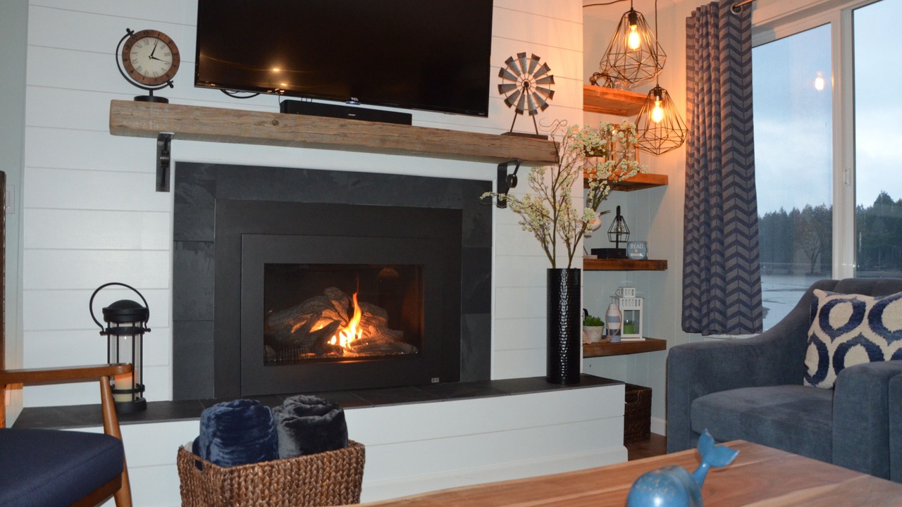 Photo of Livingroom in Grapeview