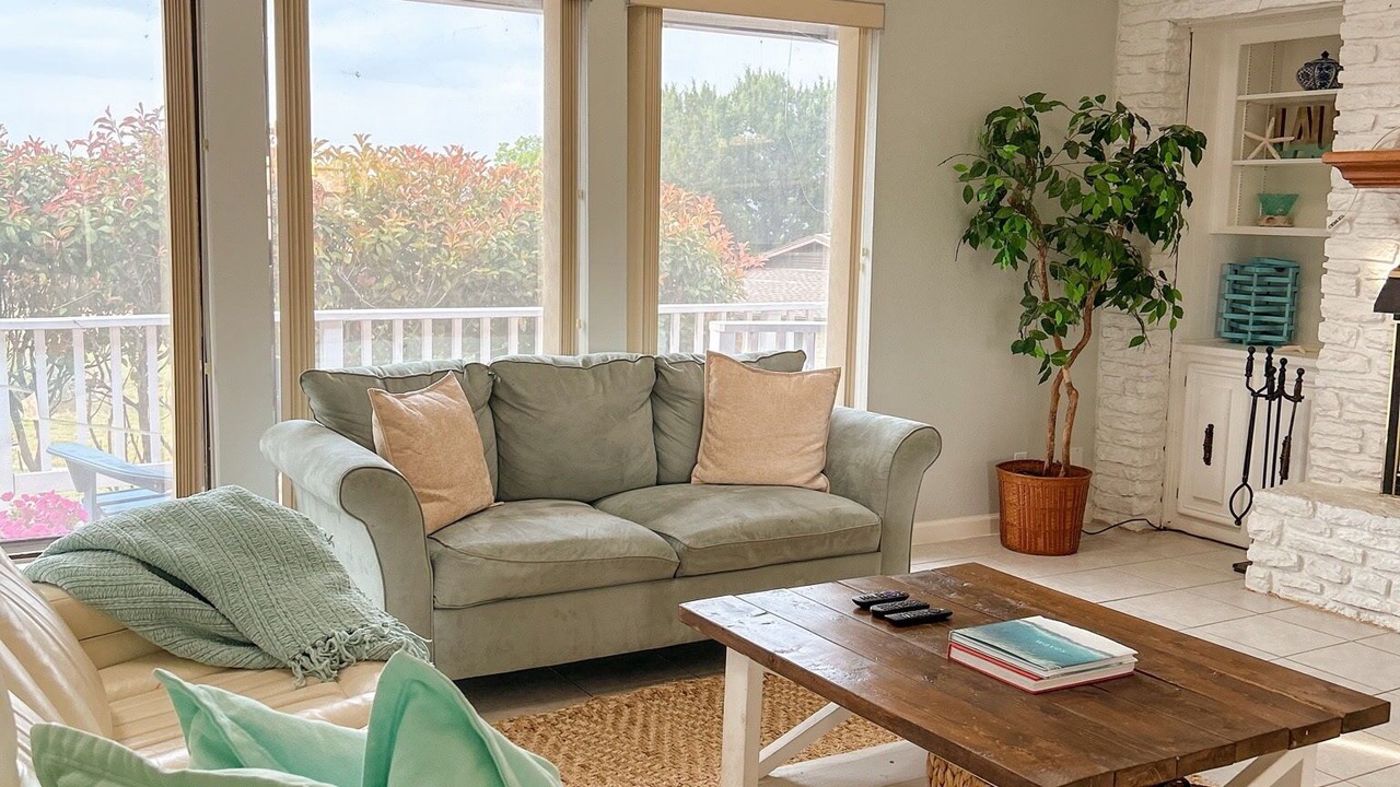 Photo of Livingroom in Highland Lake Estates