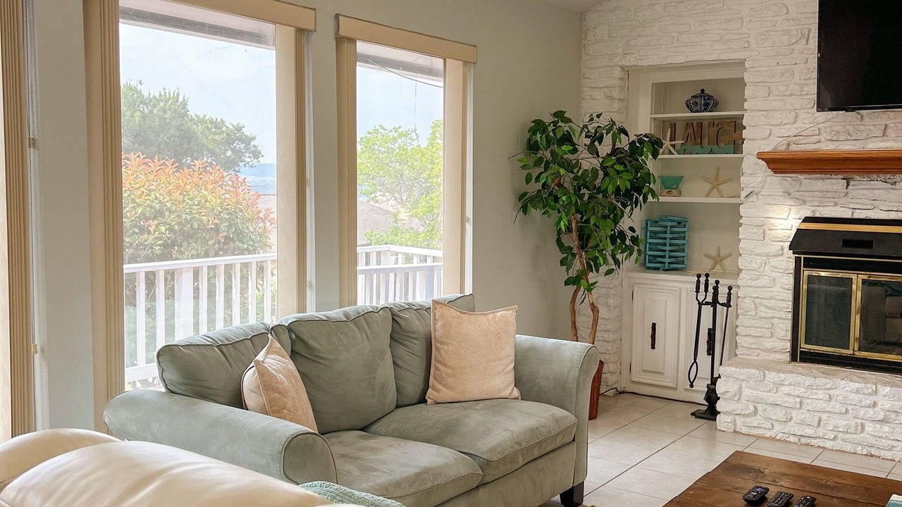Photo of Livingroom in Highland Lake Estates