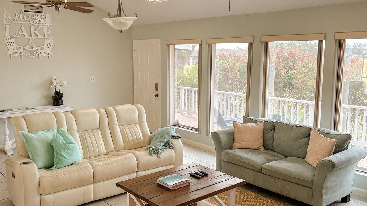 Photo of Livingroom in Highland Lake Estates