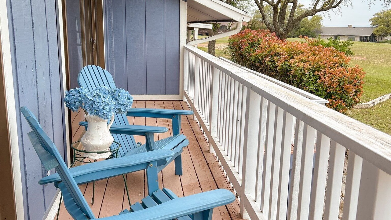 Photo of Patio Balcony in Highland Lake Estates