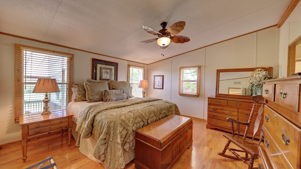 Photo of Bedroom in Center Point