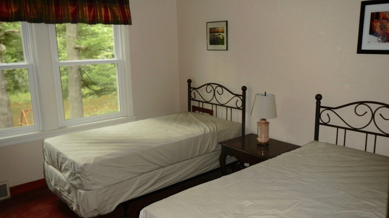 Photo of Bedroom in Maple