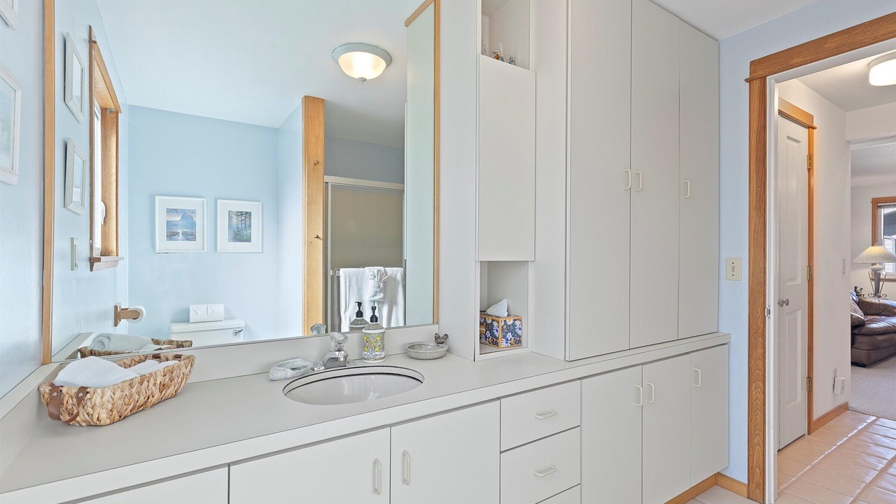 Photo of Bathroom in Roads End