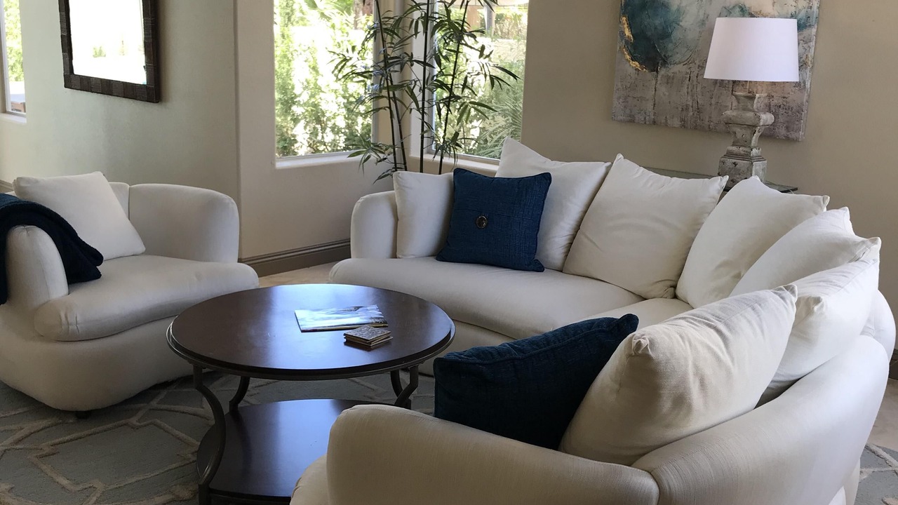 Photo of Livingroom in Desert Shores