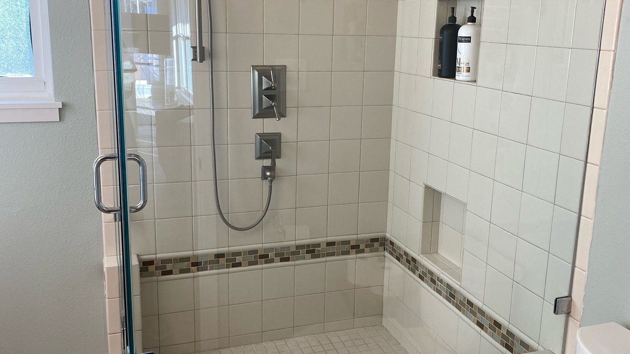 Photo of Bathroom in Jamaica Beach