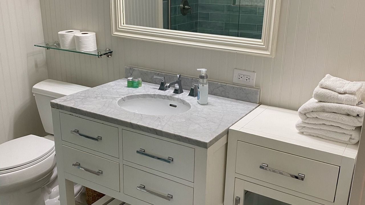 Photo of Bathroom in Jamaica Beach