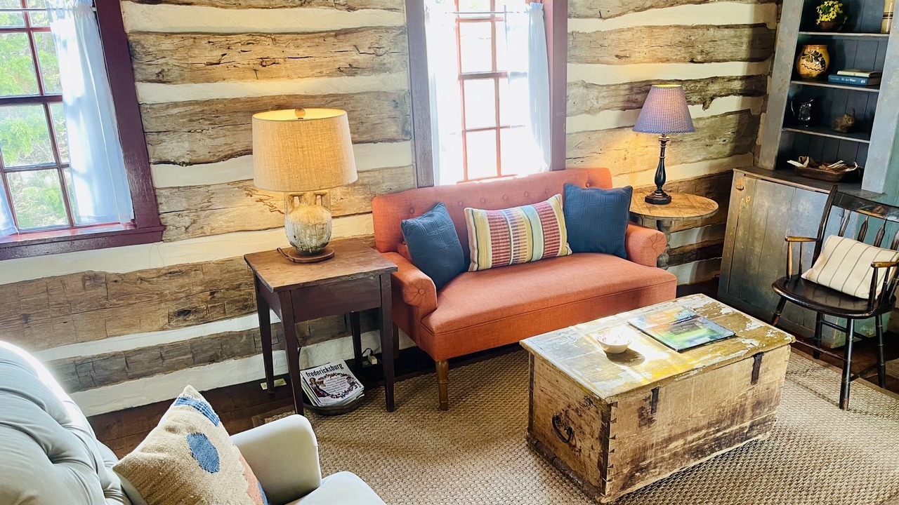 Photo of Livingroom in Fredericksburg