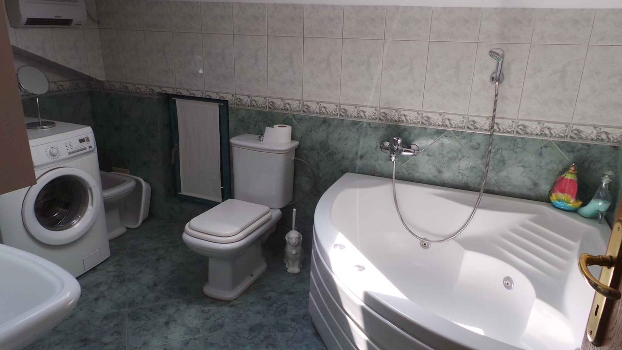Photo of Bathroom in Opric