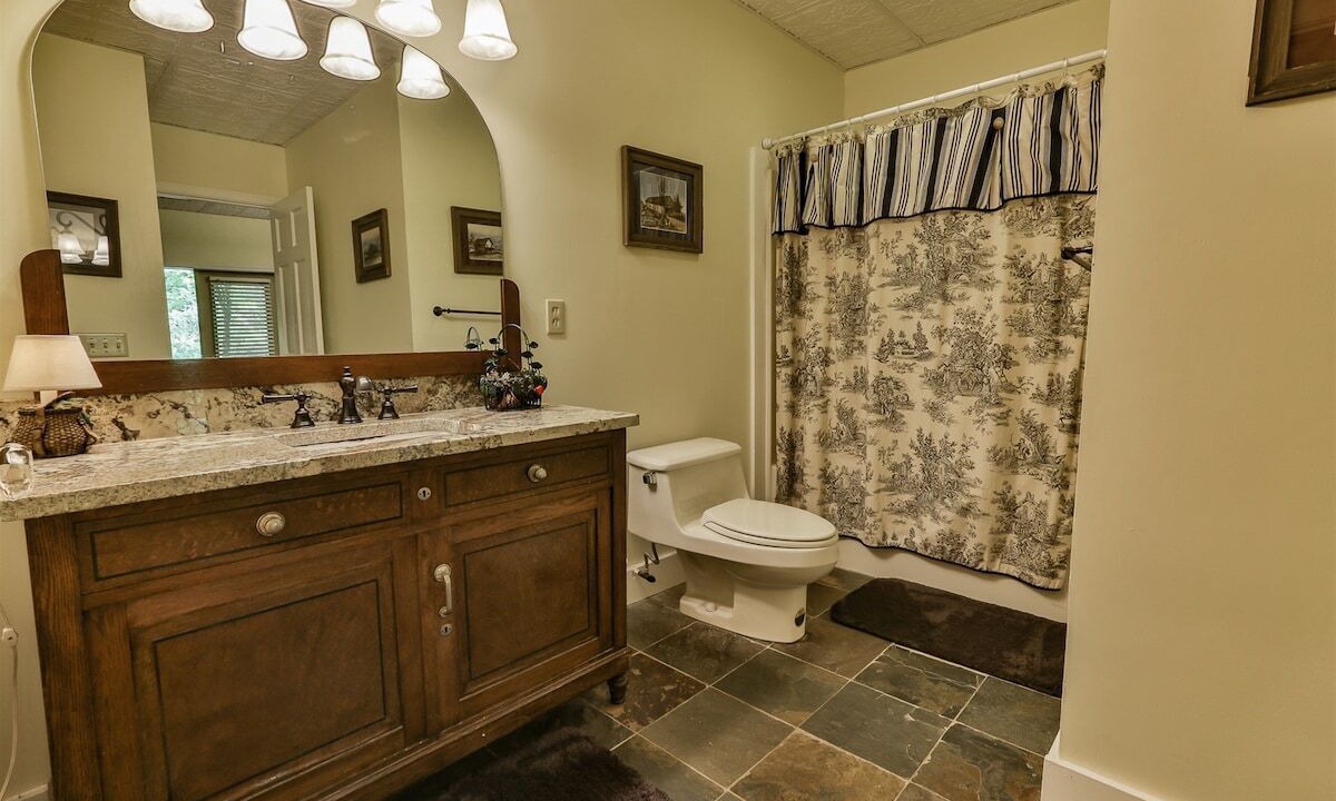 Photo of Bathroom in East Ellijay