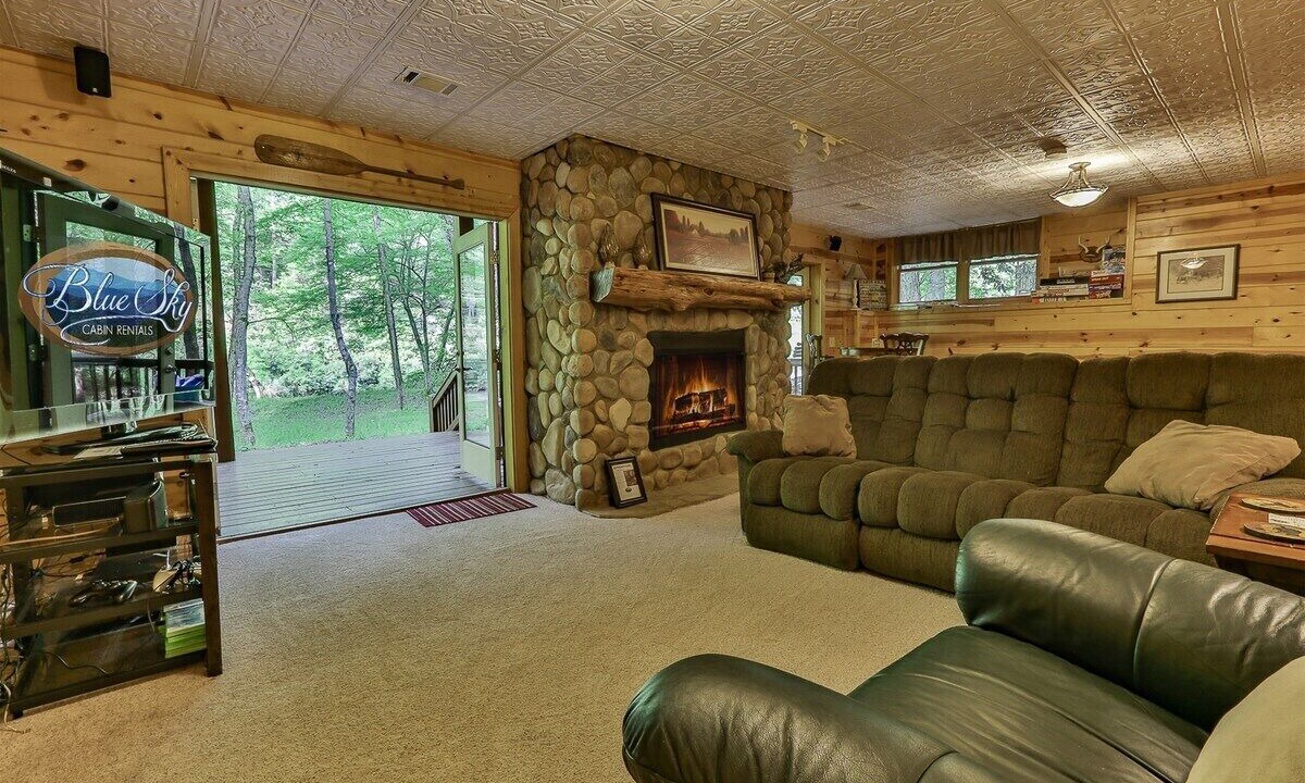 Photo of Livingroom in East Ellijay