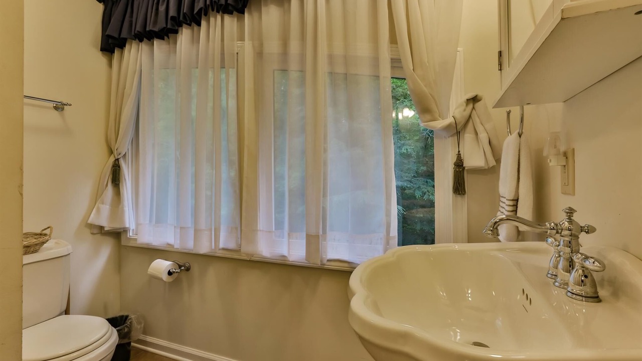 Photo of Bathroom in East Ellijay