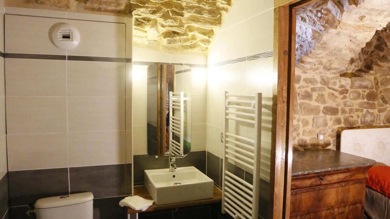 Photo of Bathroom in Sabran