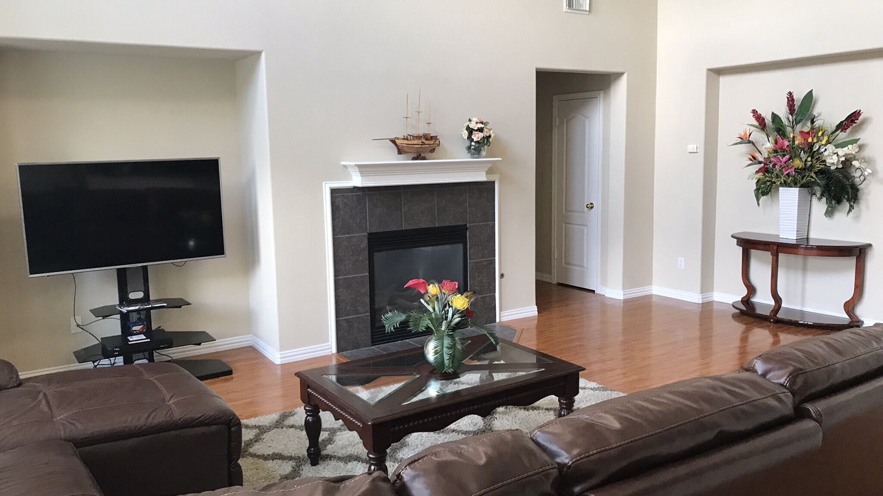 Photo of Livingroom in Woods Of Century Park