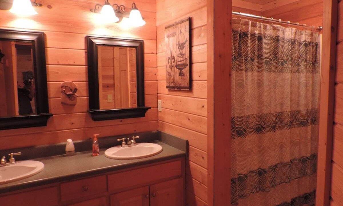Photo of Bathroom in Ellijay