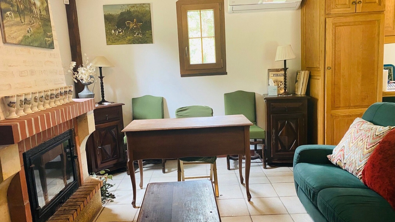 Photo of Livingroom in La Ferte-Saint-Cyr
