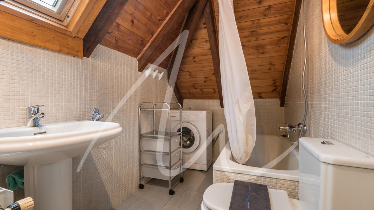 Photo of Bathroom in Garos