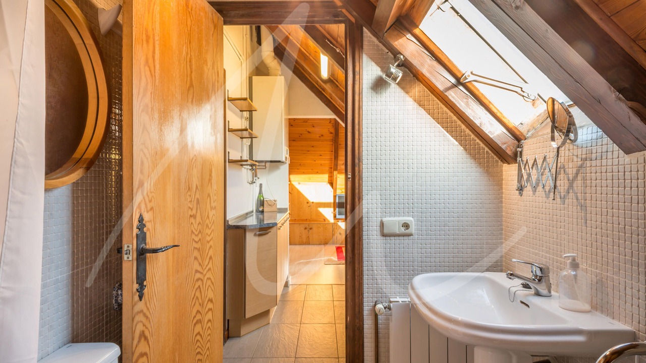 Photo of Bathroom in Garos