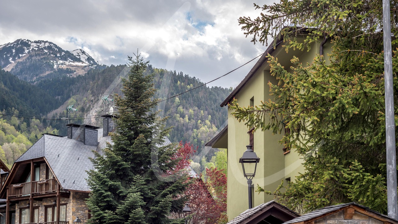 Photo of Outdoor in Garos