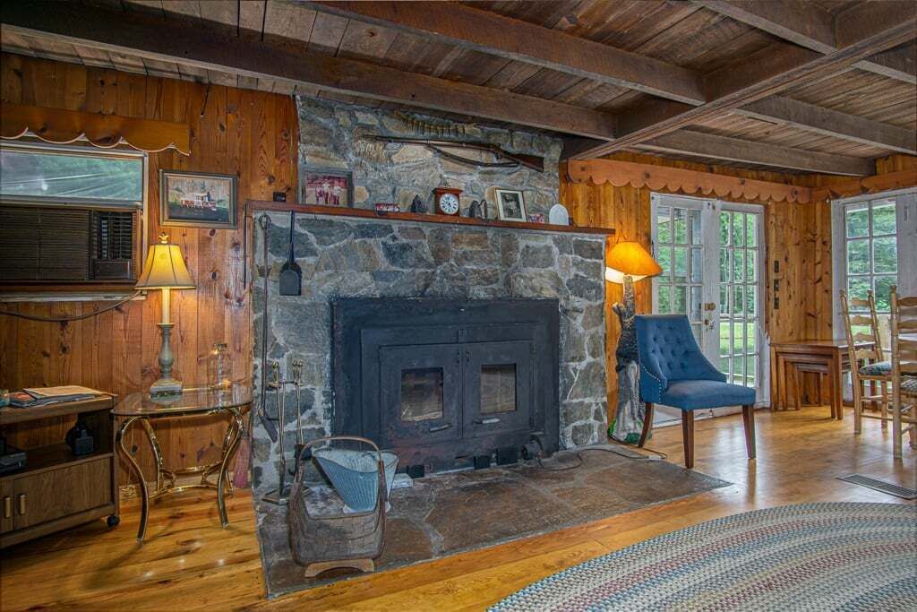 Photo of Livingroom in Pisgah Forest