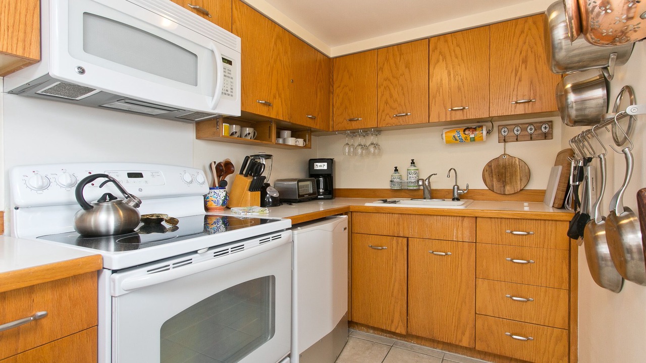 Photo of Kitchen in Diamond Head - Kapahulu - St. Louis