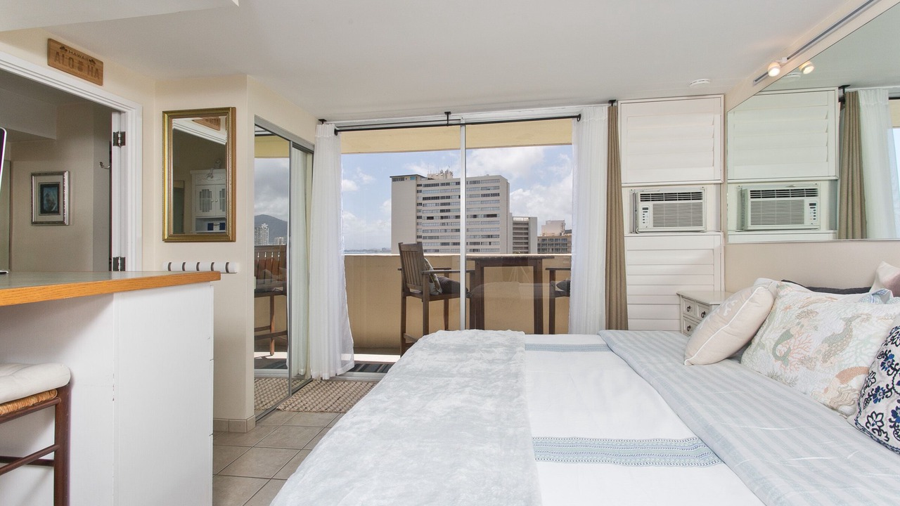 Photo of Bedroom in Diamond Head - Kapahulu - St. Louis